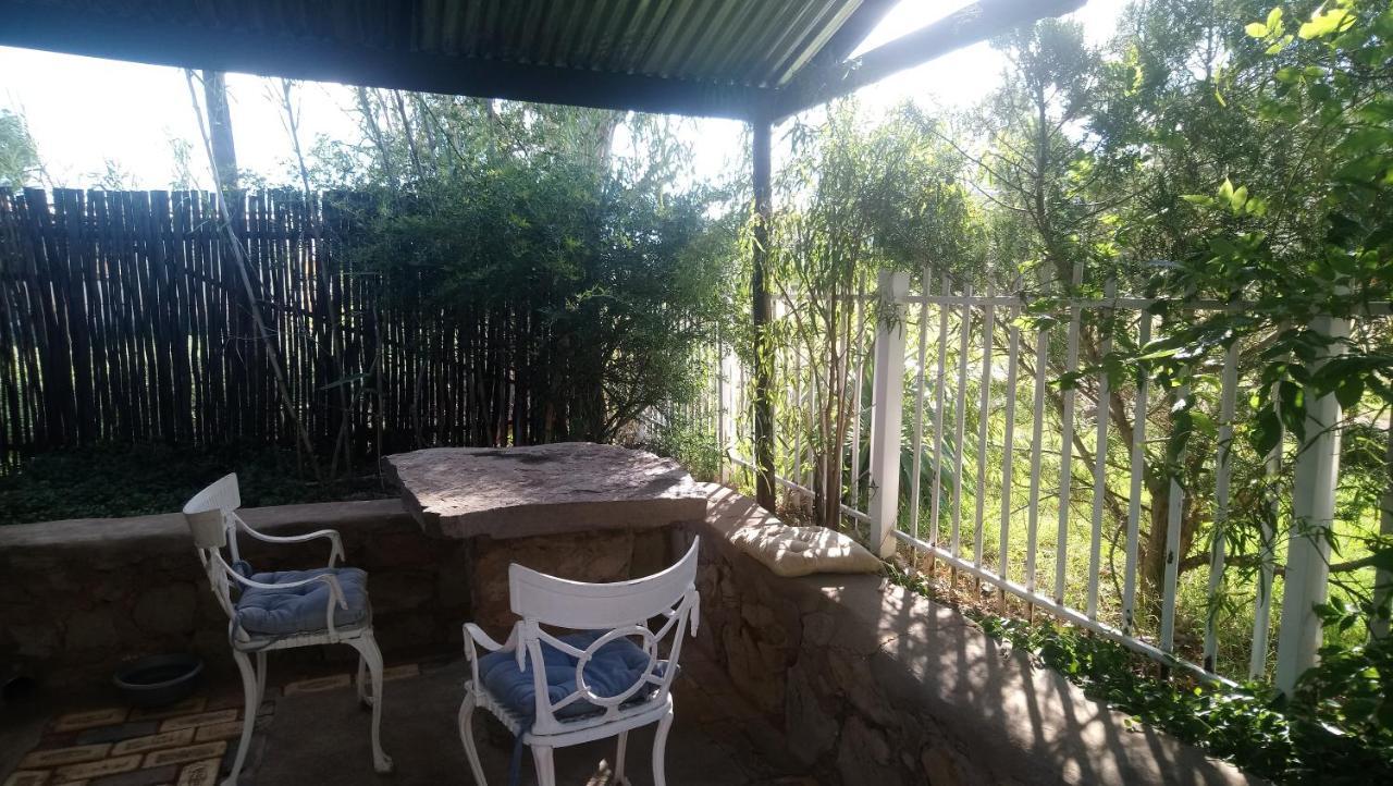 Black Cottage Smithfield Екстериор снимка